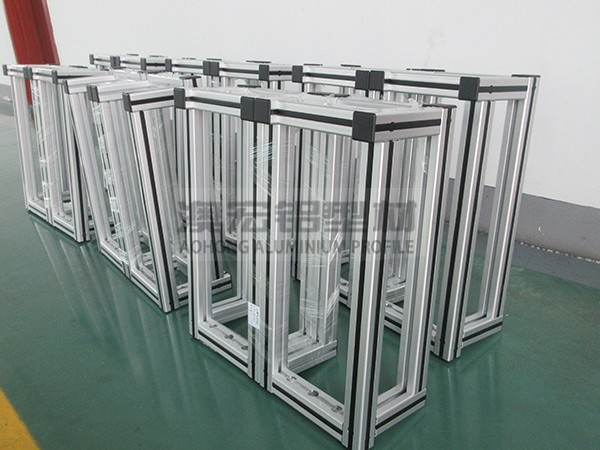 鋁型材打造的光纜設(shè)備機架：輕韌相承，穩(wěn)固護航