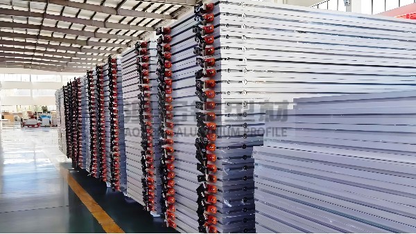 鋁型材行業(yè)新風(fēng)向：綠色、智能與高性能應(yīng)用并行